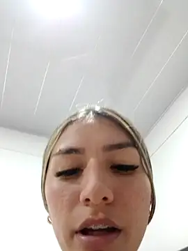 Snapshot of GIRL_DONCELLA chatting on 12/31/24, 10:23 GIRL DONCELLA online show from 12/31/24, 10:23