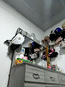 Snapshot of GIRL_DONCELLA chatting on 01/30/25, 11:02 GIRL DONCELLA online show from 01/30/25, 11:02