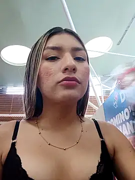 Snapshot of GIRL_DONCELLA chatting on 02/19/25, 10:31 GIRL DONCELLA online show from 02/19/25, 10:31