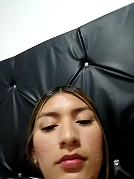 Snapshot of GIRL_DONCELLA chatting on 01/29/25, 11:04 GIRL DONCELLA online show from 01/29/25, 11:04