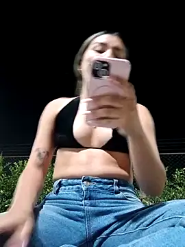 Snapshot of GIRL_DONCELLA chatting on 11/11/25, 03:45 GIRL DONCELLA online show from 11/11/25, 03:45