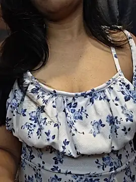 Nisha027 online show from 07/24/26, 12:06