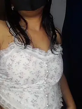 Nisha027 online show from 03/03/25, 12:01