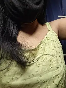 Nisha027 online show from 06/17/26, 12:32
