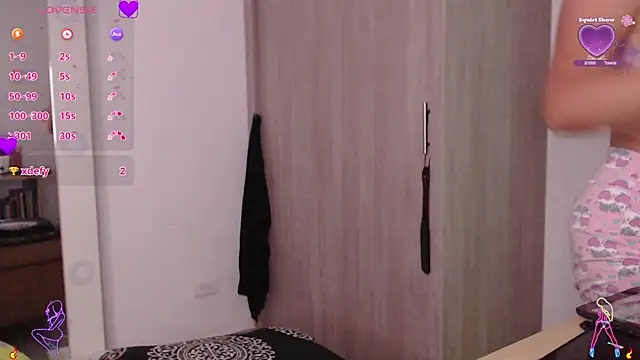 Snapshot of scarlett_diamond11 chatting on 10/06/25, 01:07 scarlett diamond11 online show from 10/06/25, 01:07