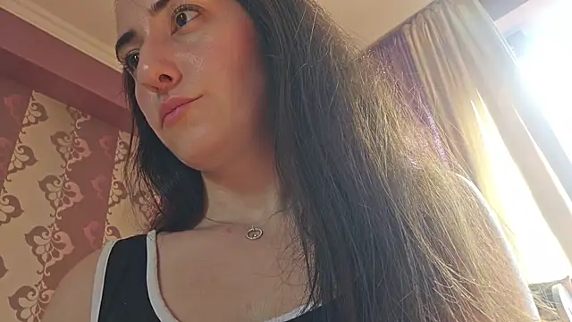 Snapshot of AlejandraDelaney chatting on 06/21/26, 12:33 AlejandraDelaney online show from 06/21/26, 12:33