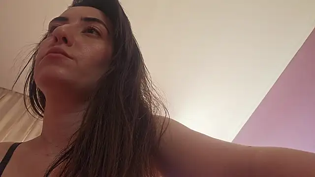 Snapshot of AlejandraDelaney chatting on 06/25/26, 12:43 AlejandraDelaney online show from 06/25/26, 12:43