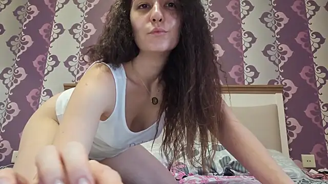 AlejandraDelaney online show from 10/21/25, 12:59