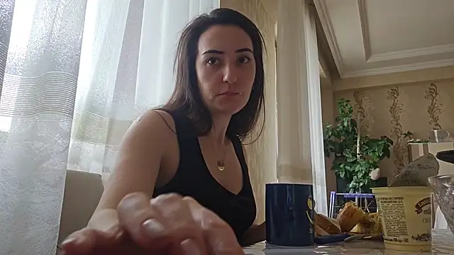 AlejandraDelaney online show from 11/28/25, 08:25