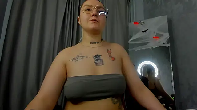 Debbie Taylor online show from 10/30/25, 03:09