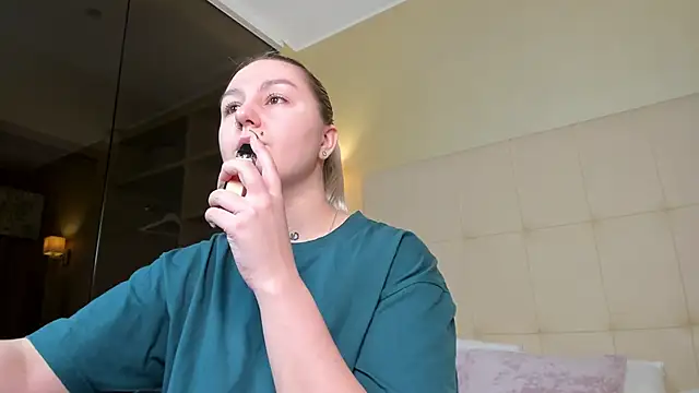 Debbie Taylor online show from 10/16/25, 04:59