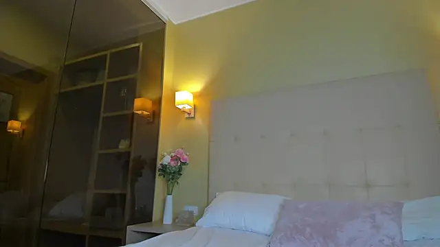 Debbie Taylor online show from 12/02/25, 07:04