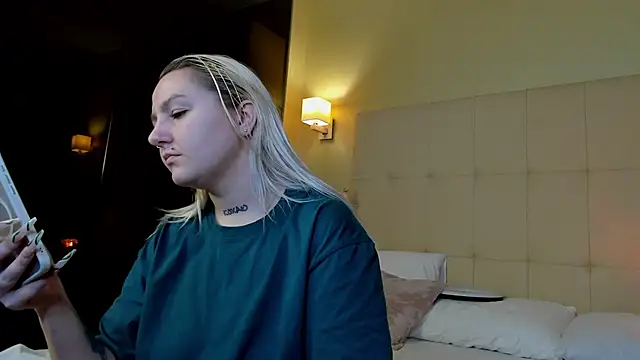 Debbie Taylor online show from 10/17/25, 04:53