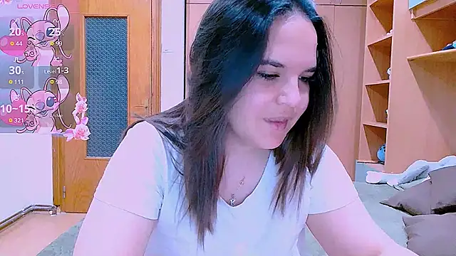 Snapshot of Ella-Diamond chatting on 10/23/25, 07:34 Ella-Diamond online show from 10/23/25, 07:34