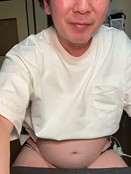 Snapshot of SaneService9 chatting on 04/15/26, 02:43 SaneService9 online show from 04/15/26, 02:43