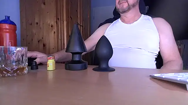 Tom PP cgn online show from 10/20/25, 05:57