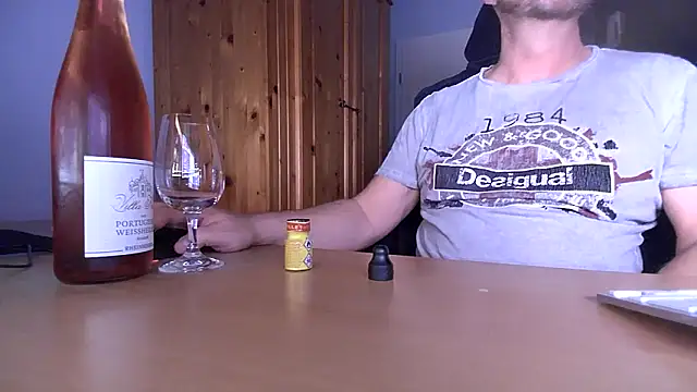 Tom PP cgn online show from 10/31/25, 08:16