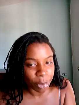 Snapshot of miamiworld chatting on 02/10/25, 08:31 miamiworld online show from 02/10/25, 08:31