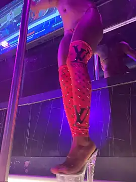 Snapshot of miamiworld chatting on 12/27/24, 12:50 miamiworld online show from 12/27/24, 12:50