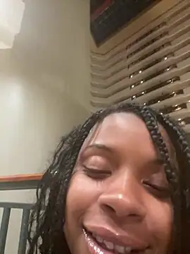 Snapshot of miamiworld chatting on 12/14/24, 08:13 miamiworld online show from 12/14/24, 08:13