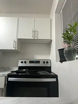 Snapshot of miamiworld chatting on 11/12/25, 11:08 miamiworld online show from 11/12/25, 11:08