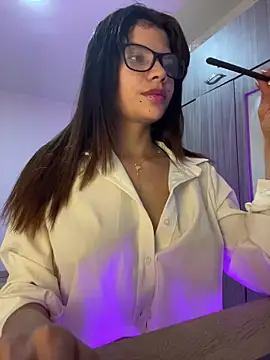 adop me   online show from 10/23/25, 11:47