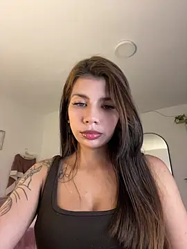 Snapshot of adop_me__ chatting on 06/06/26, 10:48 adop me online show from 06/06/26, 10:48