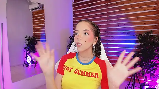 Sapphire Venuss online show from 03/26/26, 12:20