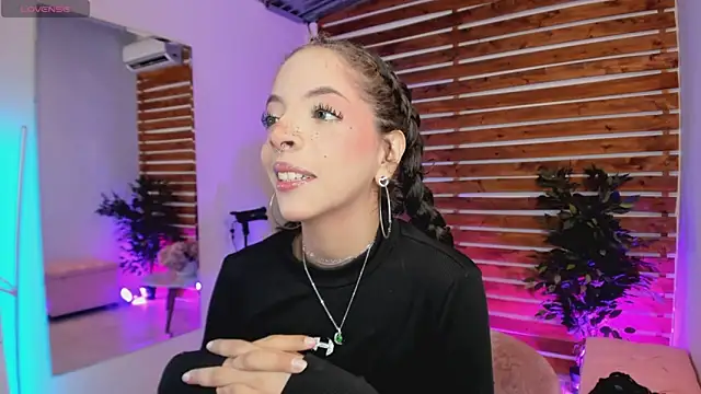 Sapphire Venuss online show from 02/04/26, 01:22