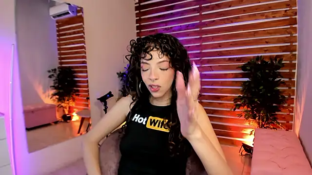 Sapphire Venuss online show from 01/11/26, 02:07