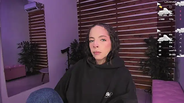 Sapphire Venuss online show from 11/23/25, 12:42