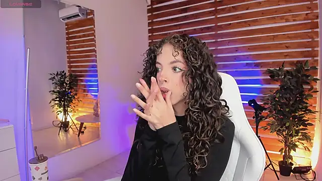 Sapphire Venuss online show from 04/12/26, 01:42