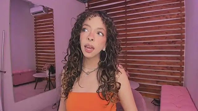 Sapphire Venuss online show from 12/04/25, 02:21