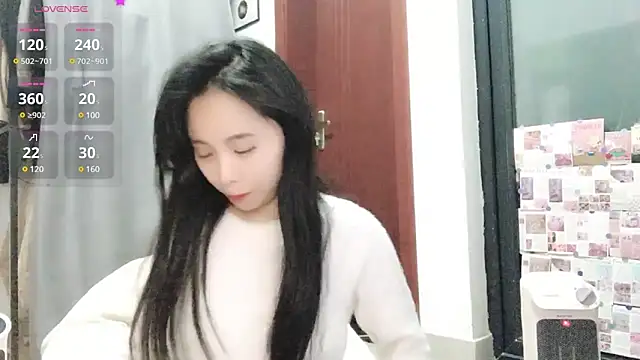 Snapshot of QQ88-99 chatting on 02/07/25, 02:04 QQ88-99 online show from 02/07/25, 02:04