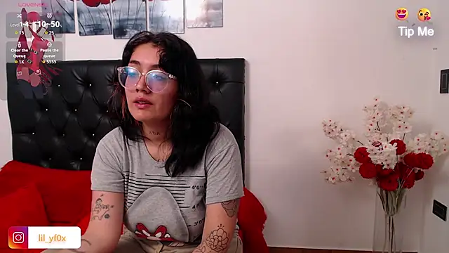 lily f00x online show from 11/03/25, 12:42