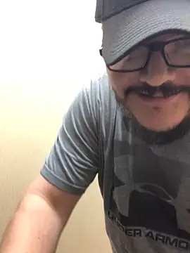 Snapshot of Watson4U chatting on 12/21/24, 03:25 Watson4U online show from 12/21/24, 03:25