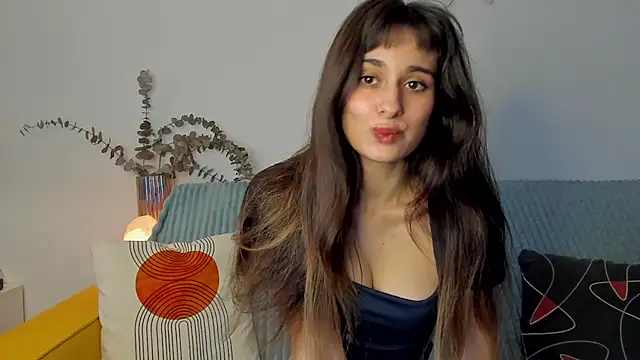 erika hoiree online show from 11/03/25, 07:46