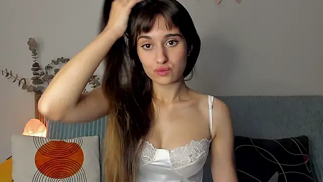 Snapshot of erika_hoiree chatting on 09/16/25, 03:29 erika hoiree online show from 09/16/25, 03:29