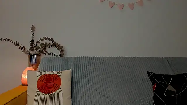 erika hoiree online show from 11/08/25, 04:05