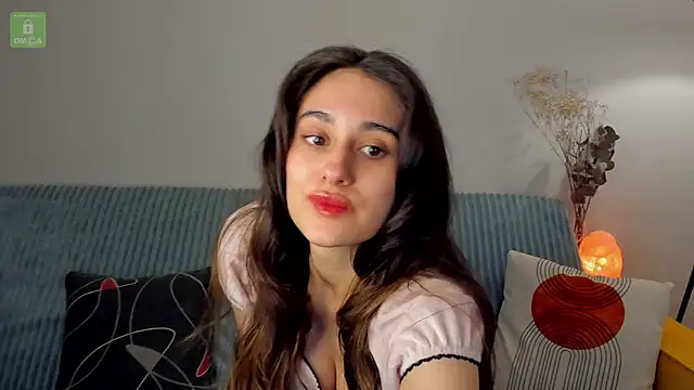 Snapshot of erika_hoiree chatting on 03/22/25, 01:11 erika hoiree online show from 03/22/25, 01:11