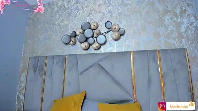 KimDevinne online show from 11/06/25, 02:37