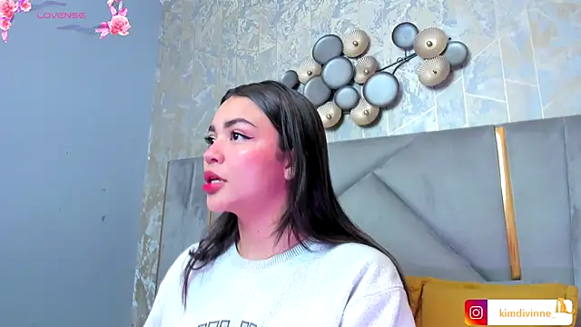 KimDevinne online show from 11/05/25, 02:47