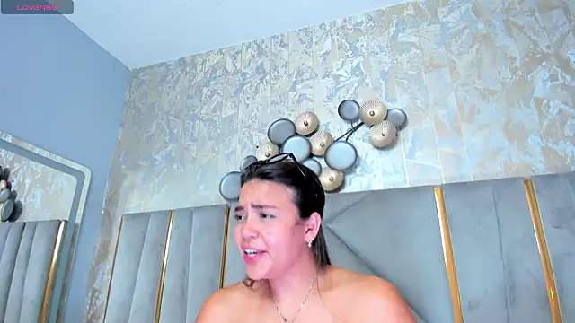 KimDevinne online show from 02/08/26, 03:15