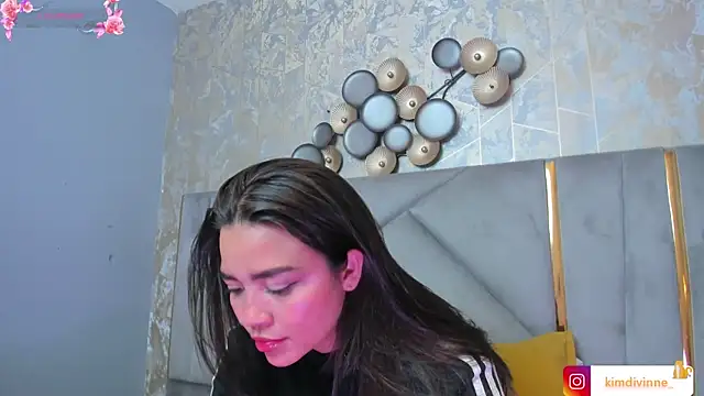 KimDevinne online show from 11/13/25, 01:53