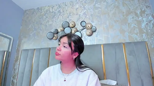 KimDevinne online show from 02/07/26, 02:30