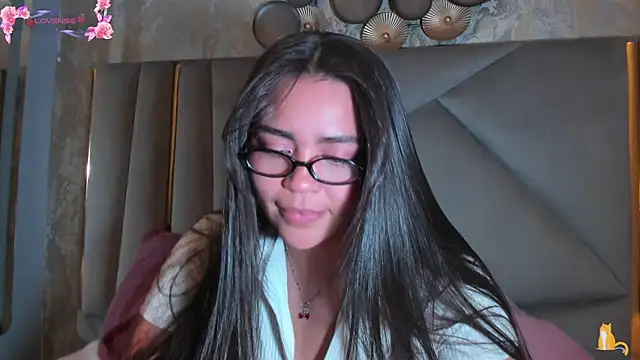 KimDevinne online show from 07/12/26, 02:56