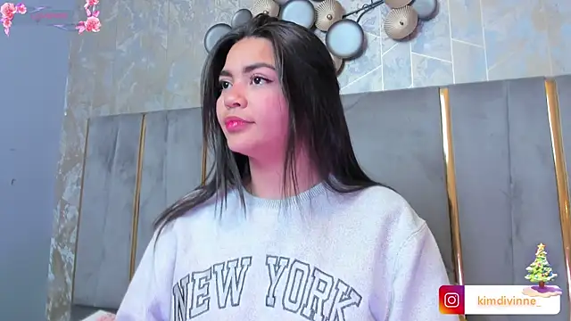 KimDevinne online show from 11/29/25, 03:06