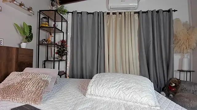 amber maxwell online show from 12/15/25, 08:47