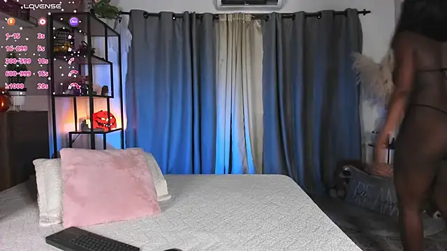 amber maxwell online show from 10/29/25, 08:41