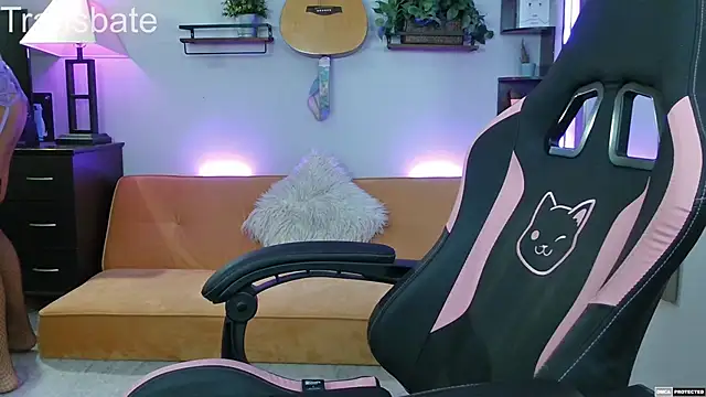 Snapshot of transbate chatting on 10/02/25, 12:47 transbate online show from 10/02/25, 12:47